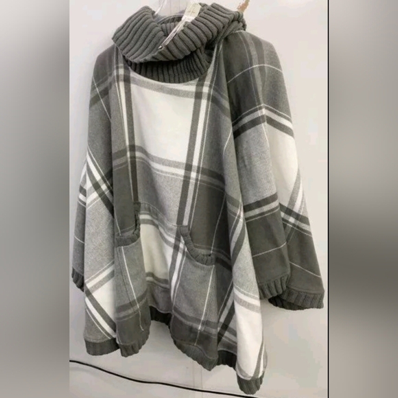 Charlie Paige Sweaters - Charlie Paige Women's White And Gray Poncho One Size NWT MSRP $49.95